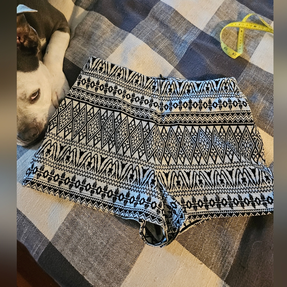 Black and White Patterned Women Shorts